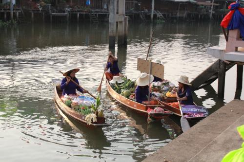ตลาดริมน้ำ 3 อำเภอ